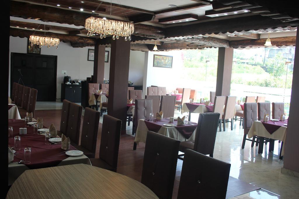 Hotel The Royal Court Nainital Zewnętrze zdjęcie