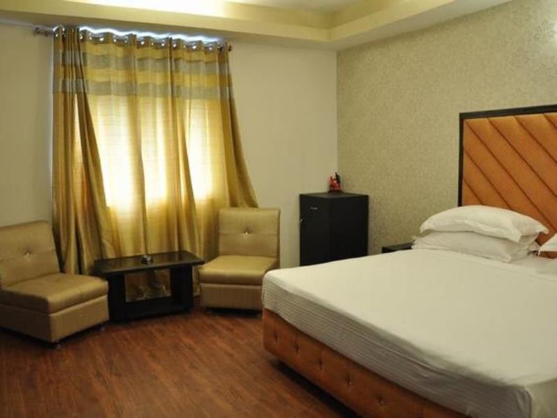 Hotel The Royal Court Nainital Zewnętrze zdjęcie