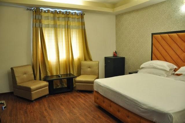 Hotel The Royal Court Nainital Zewnętrze zdjęcie